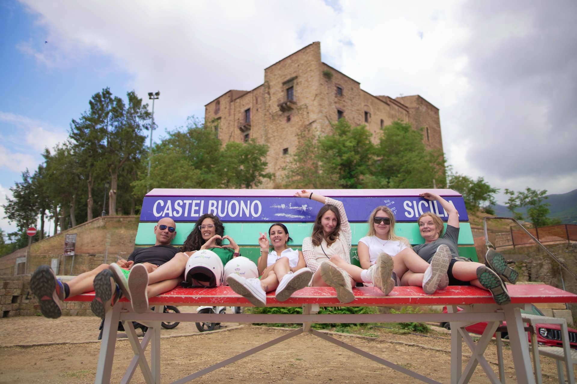 La Panchina Gigante di Castelbuono, tappa dell'itinerario in auto nelle Madonie